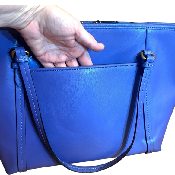 Coach Peyton Leather Pocket Tote F25667 – Porcelain Blue - Picture 8 of 15